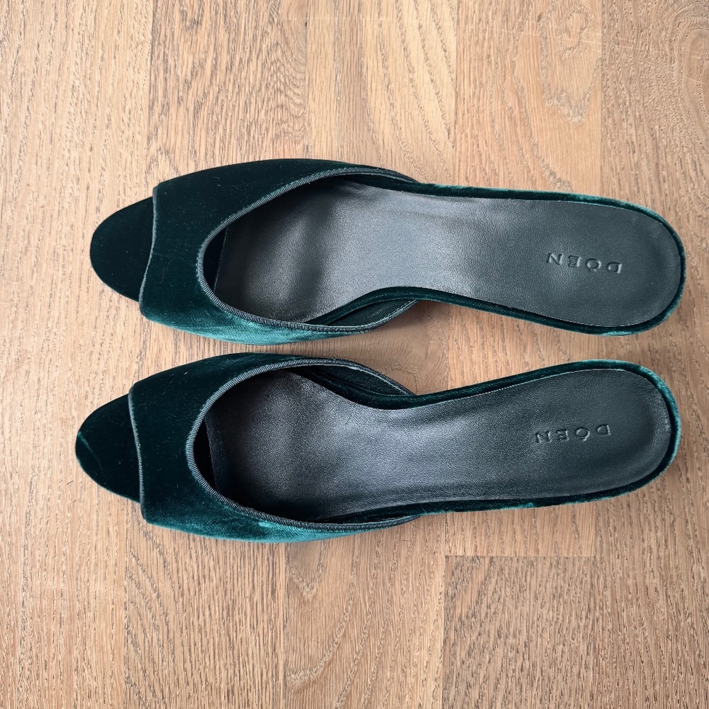 Doen green velvet peep toe mules
